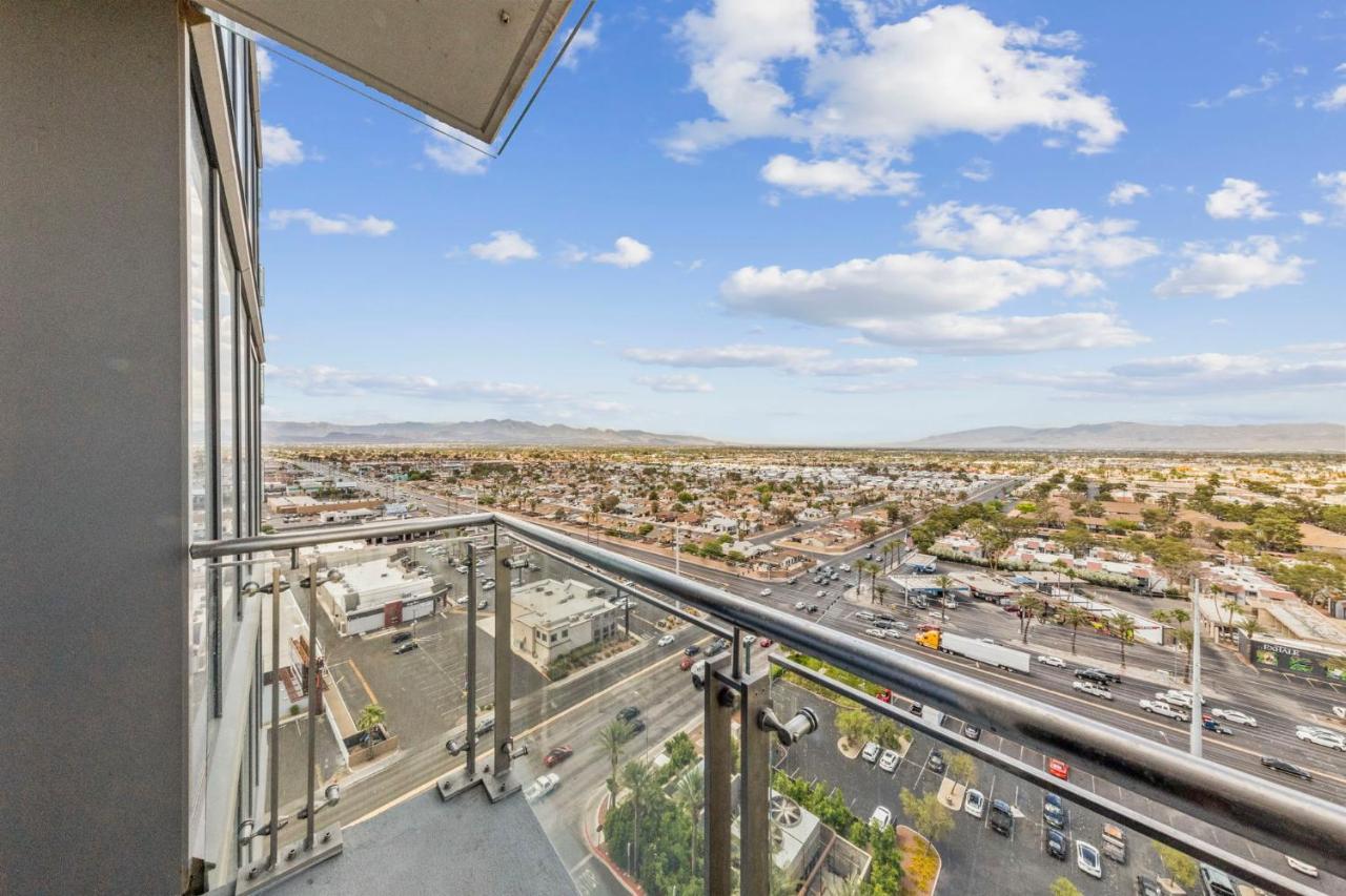 Huge Modern Luxury 17 Floor Panoramic Corner Suite With Open Balcony Las Vegas Buitenkant foto